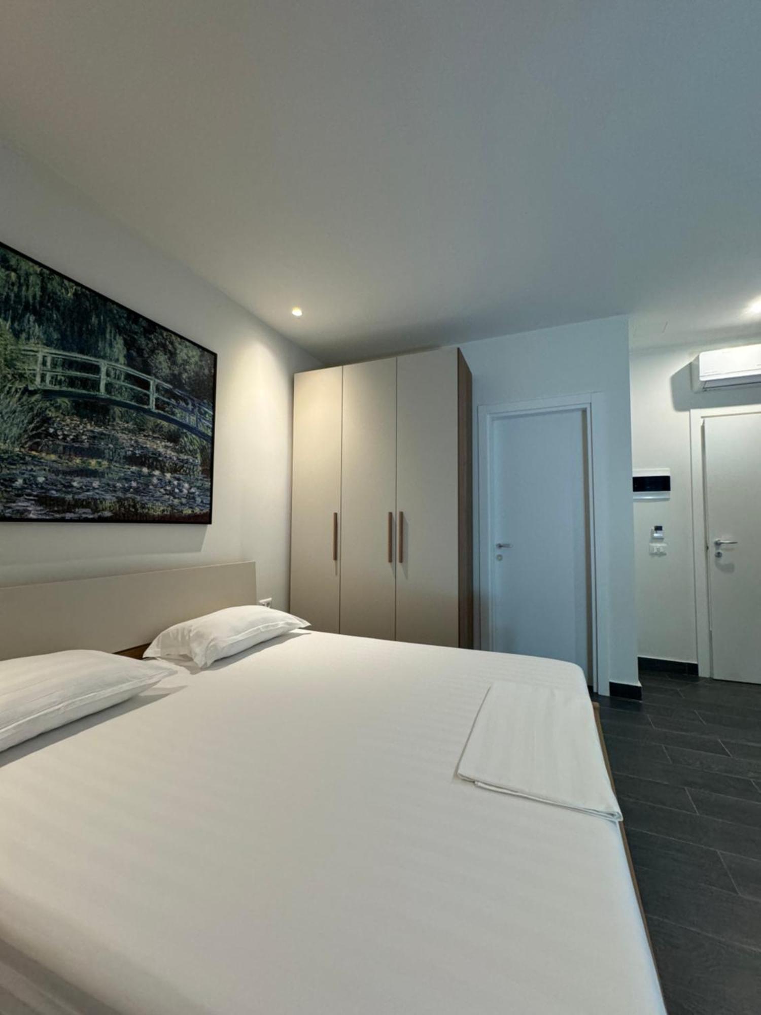 Split Rooftop Suites Durrës 外观 照片